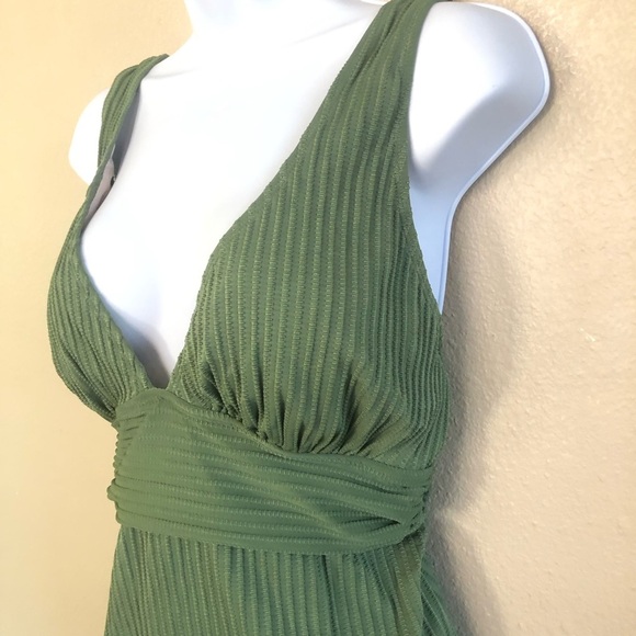 Cupshe Green Ribbed Plunge Neckl Rushed Twist Back Detail One Piece Swimsuit XL - Picture 7 of 14